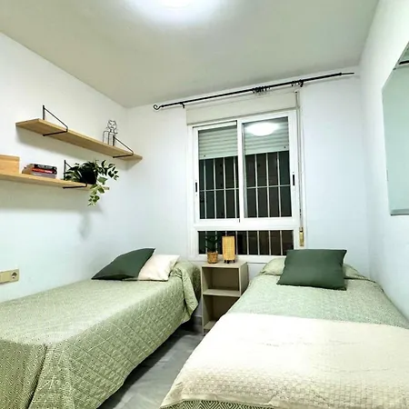 Carihuela Playa Nidos 1 Торремолінос