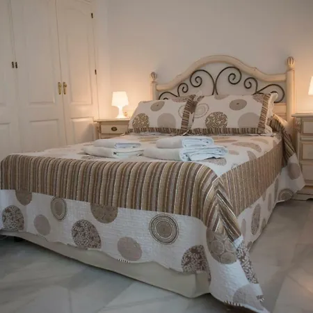Carihuela Playa Nidos 1 Апартаменти *