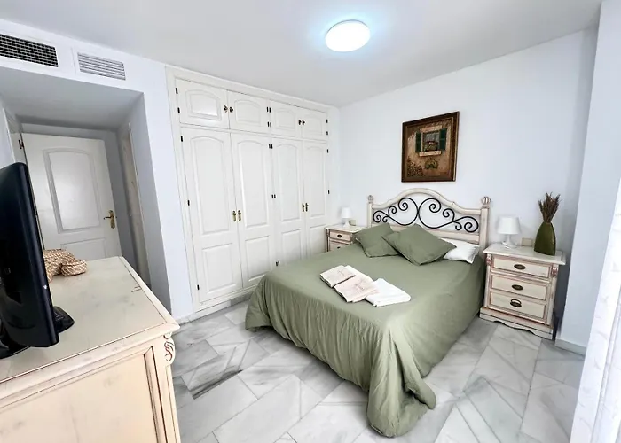 Carihuela Playa Nidos 1 * Torremolinos